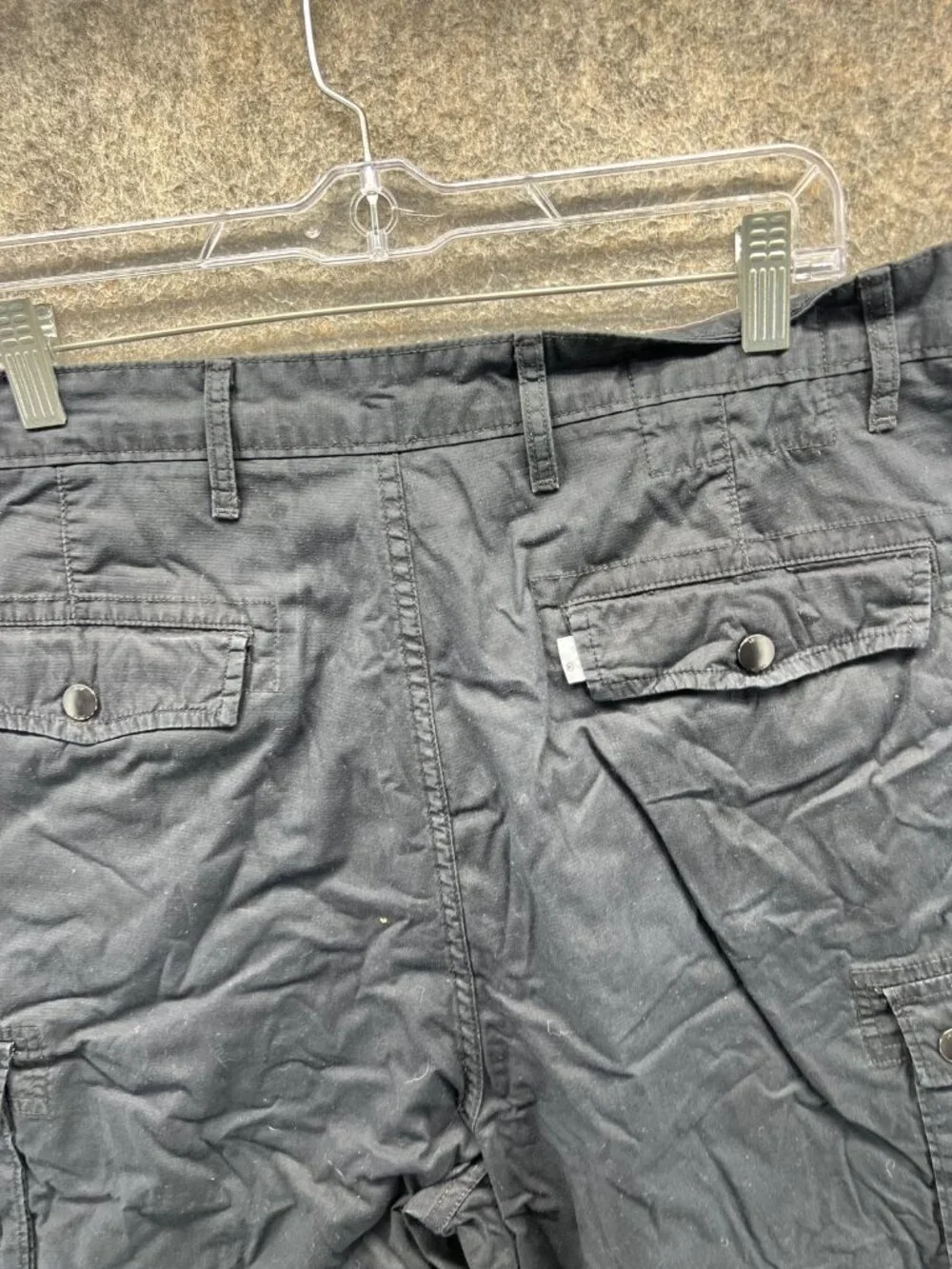 Levi's Shorts Mens 34 Black Cargo Flat Front Canvas Cotton Casual Pockets Jorts